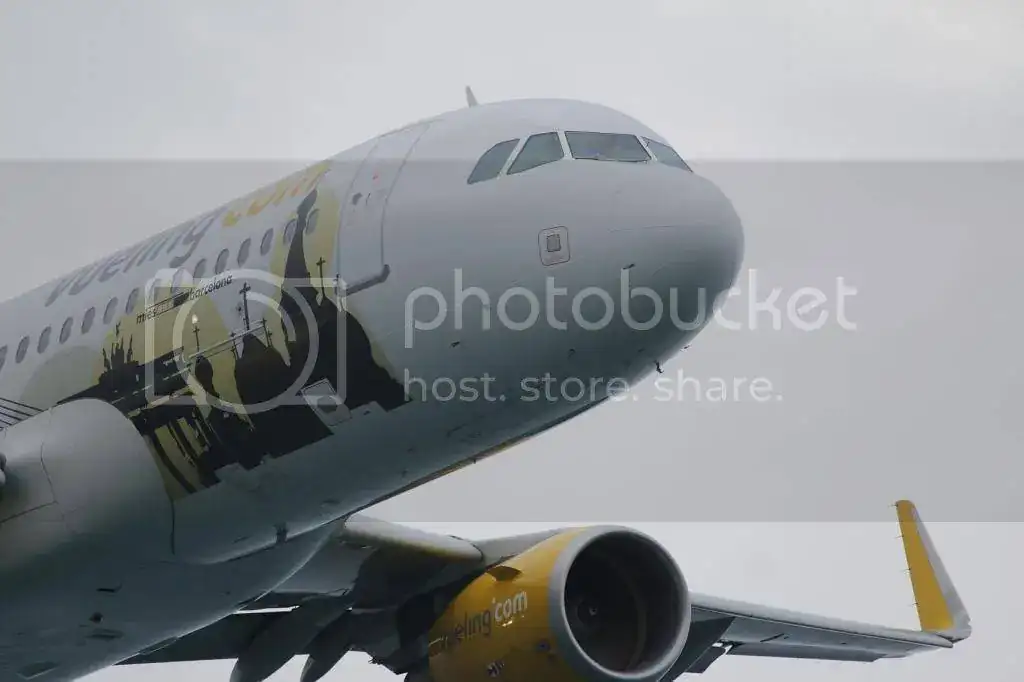 Vueling_1642x1094_zps346a487f.webp