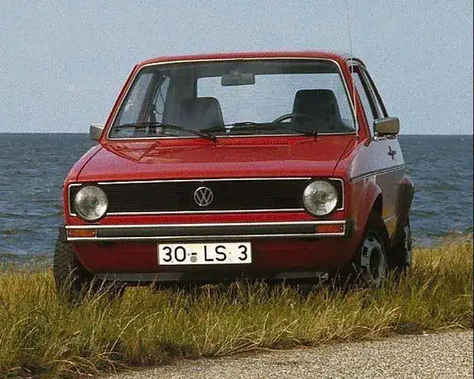 VW_Golf_I_Bj._1974_Foto_07.1975.webp