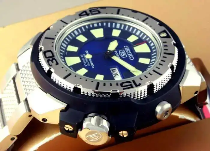 w-seiko-skz255-all-black-frankenmonster-skz245k1_2.webp
