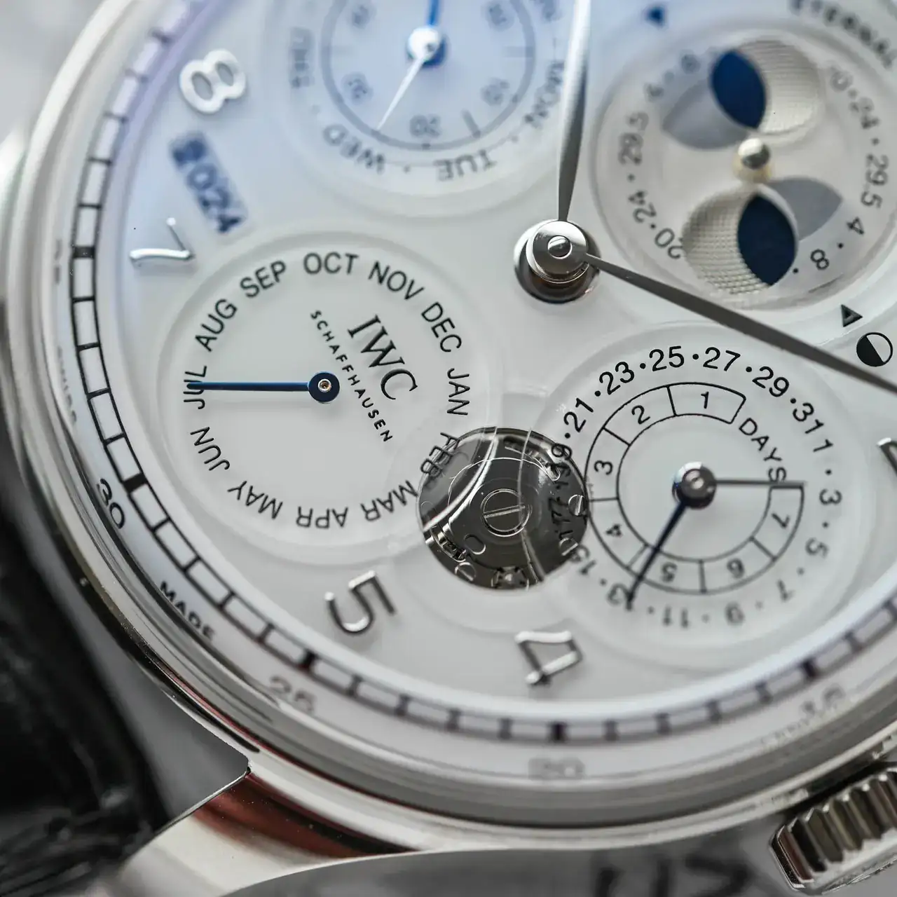 iwc-portugieser-calendario-eterno-iw505701-calendario-perpetuo-secular-video-review-10