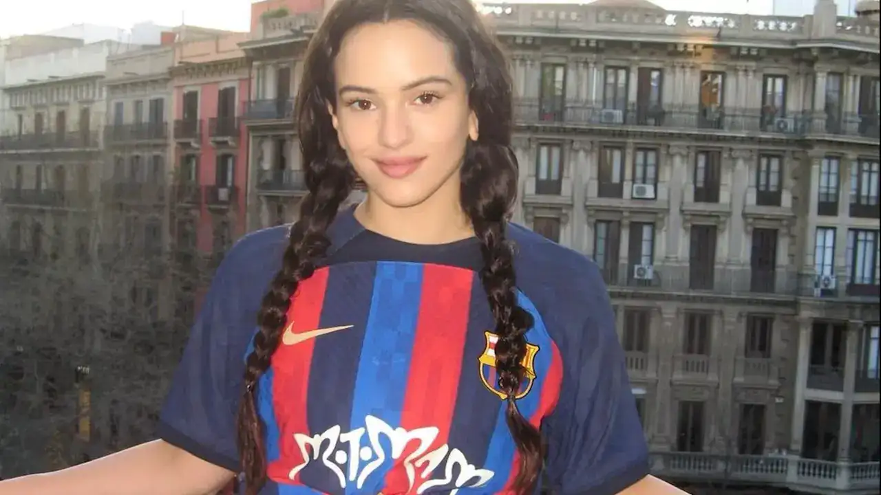 El FC Barcelona lucirá el 'Motomami' de Rosalía en la camiseta del Clásico  | Cataluña | EL PAÍS