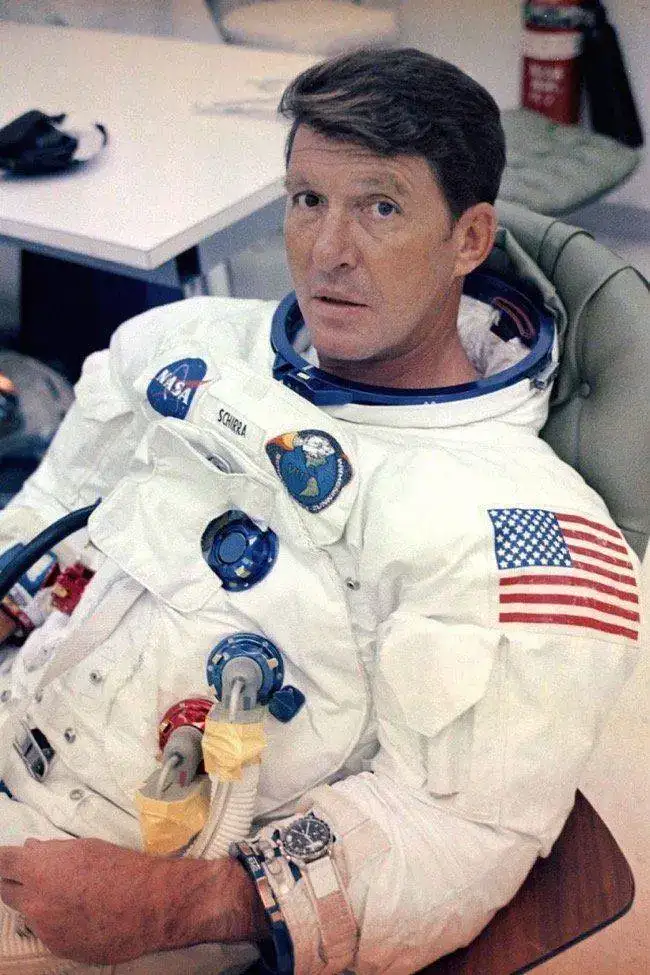 Walter-Schirra-con-su-Speedmaster.webp