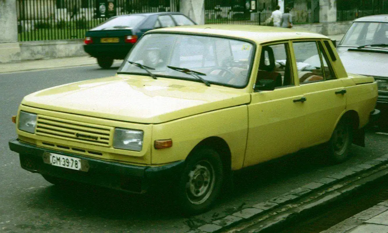 wartburg_353_by_hobsons_conduit_1988.webp