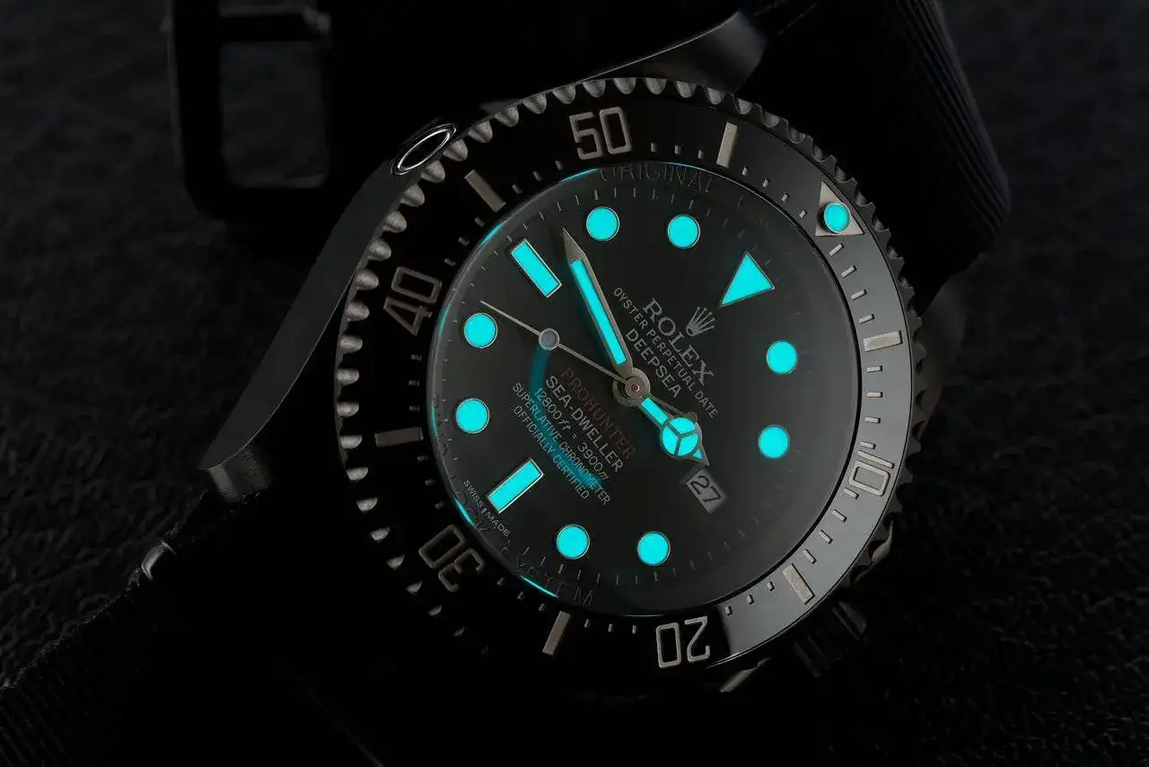 watch-club-pro-hunter-sea-dweller-deepsea-military-one-of-100-ref-116660-year-2018-wb.jpgwbwb...webp
