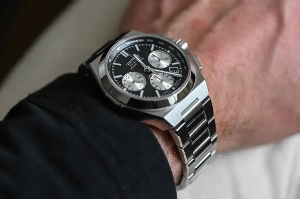 Wempe-Iron-Walker-Automatic-Chronograph-42mm-Steel-Sports-Watch-Integrated-Bracelet-2.webp