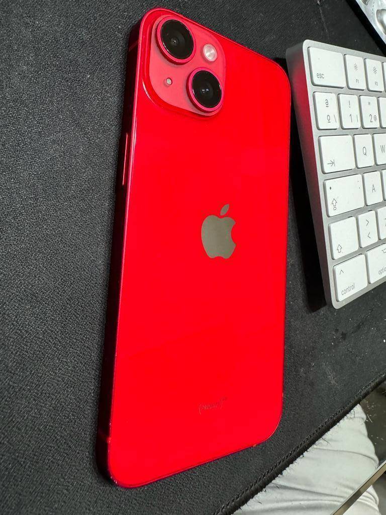 iPhone 14 128GB Rojo Desbloqueado E-SIM + Reloj Genérico