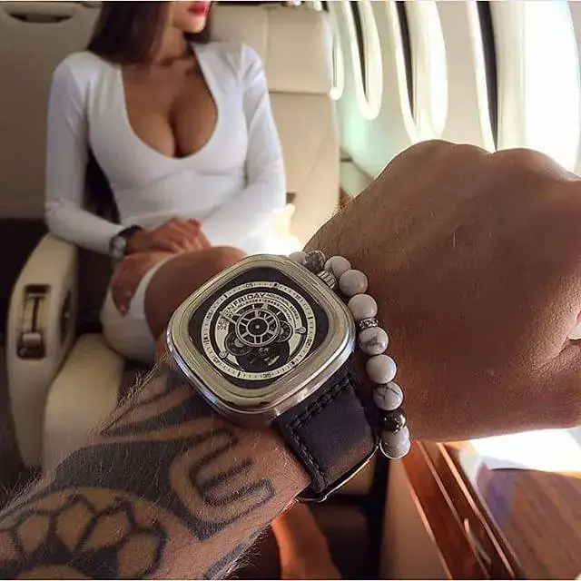Who-cares-its-still-Tuesday-@mavrin_diary-with-any-guys-dream-essentials-cc.-@sevenfriday.webp