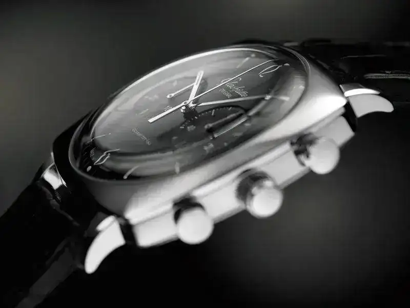 wp39-34-02-32-04_sixtsquchrono_st_schr.webp