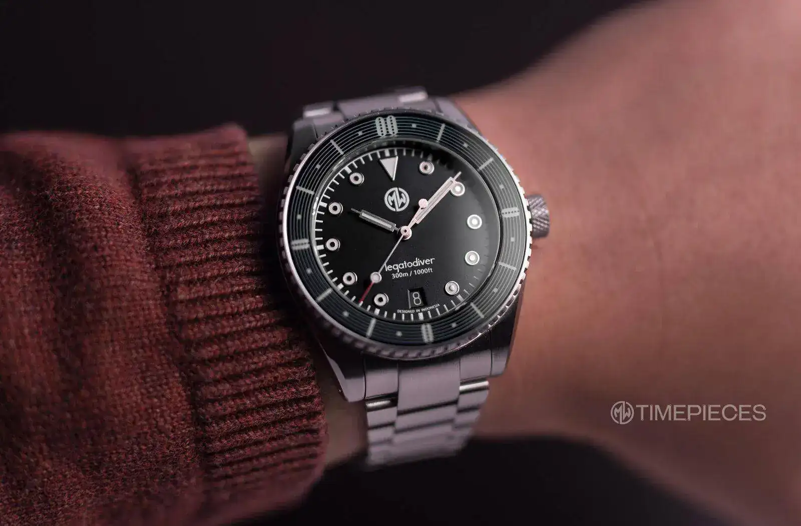 WRIST_BLACK.webp