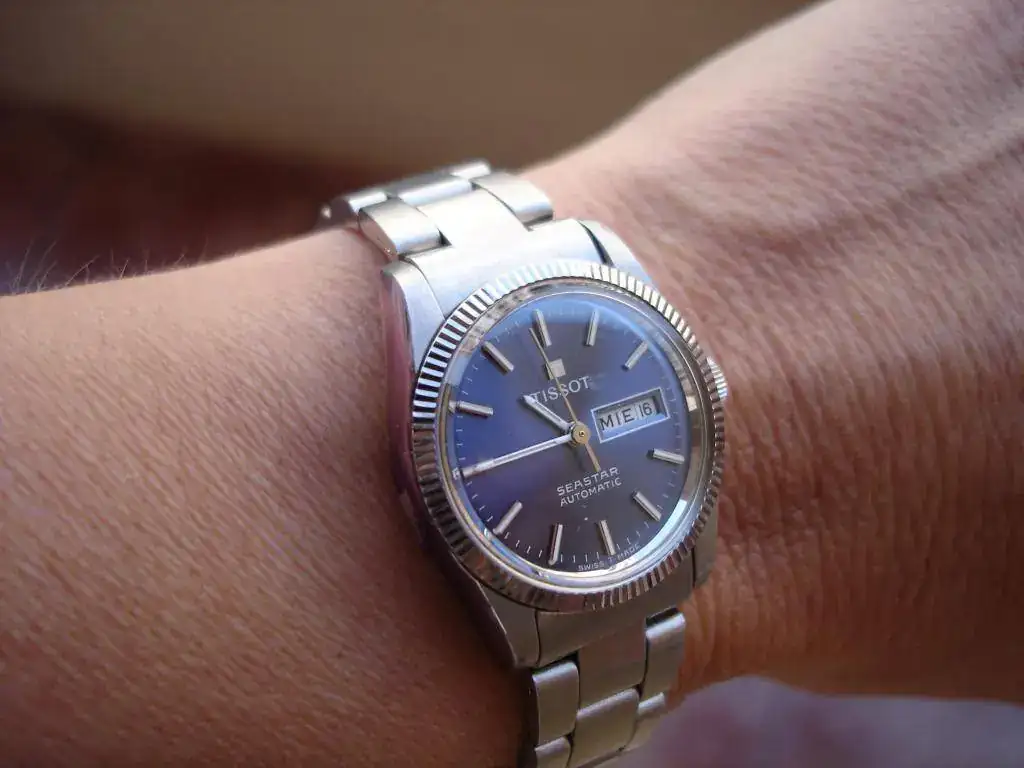 wristshot tissot lateral.webp