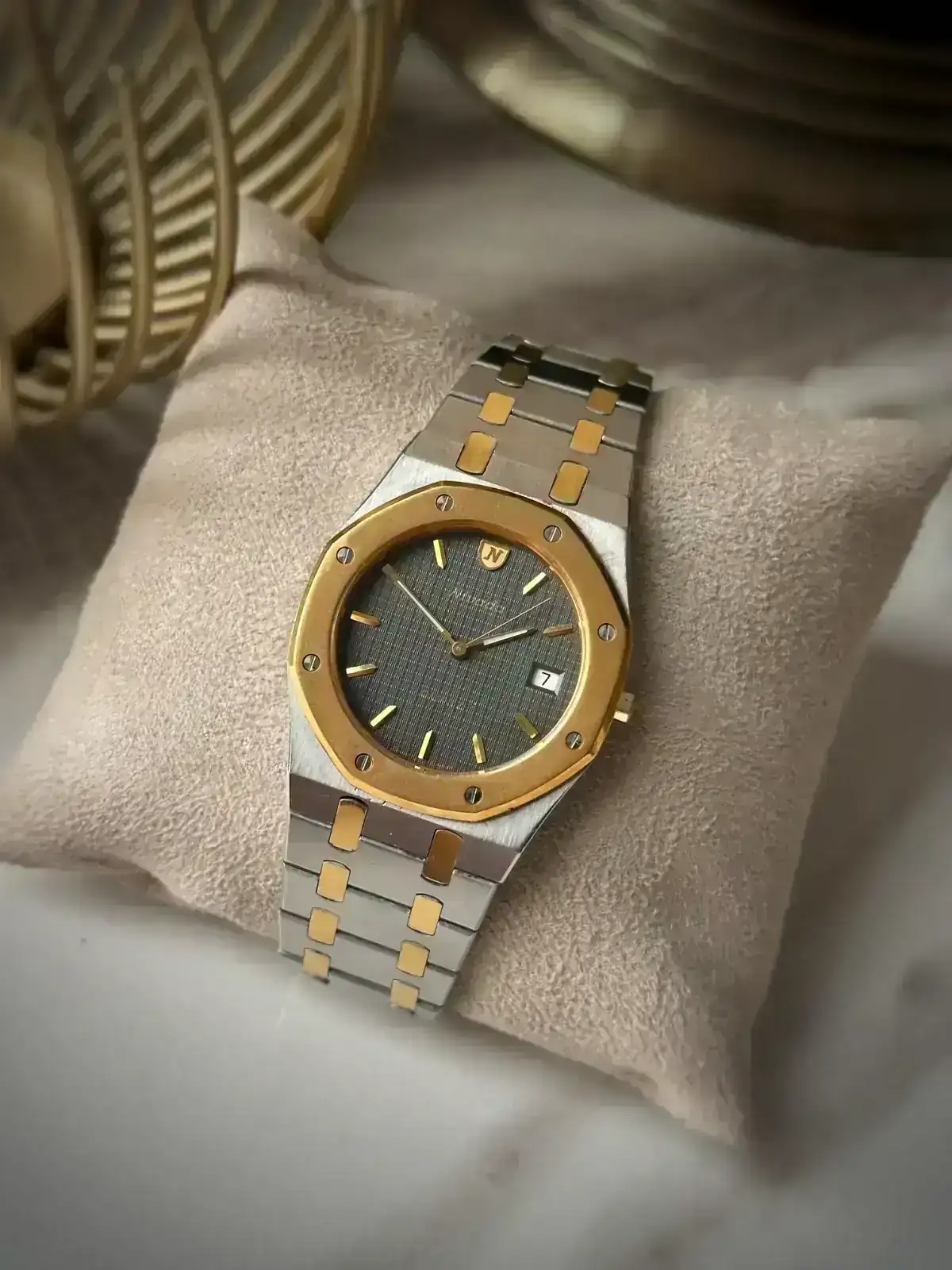 wts-nivada-royal-oak-quatz-n-92011-made-by-bulova-only-for-v0-fxkw5xsg9hzd1.webp