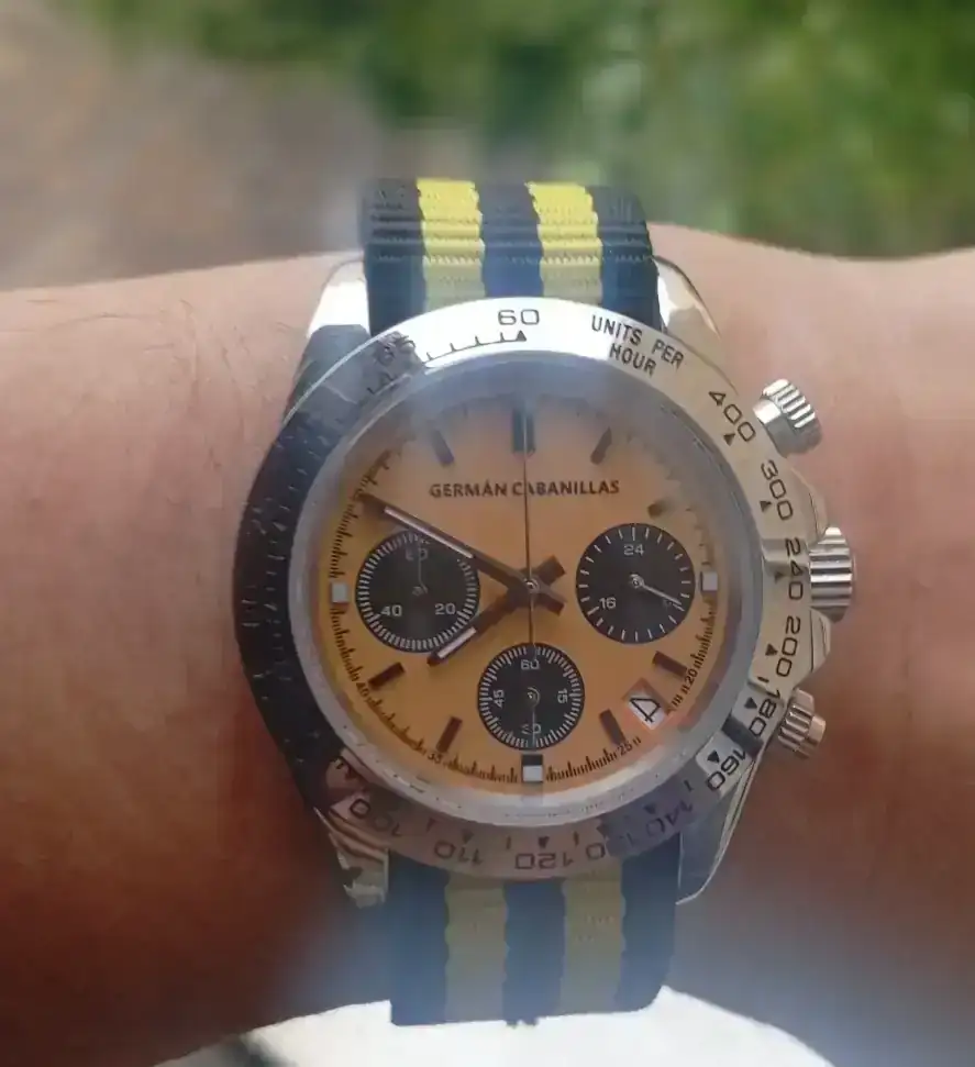 yellowcrononillas.webp