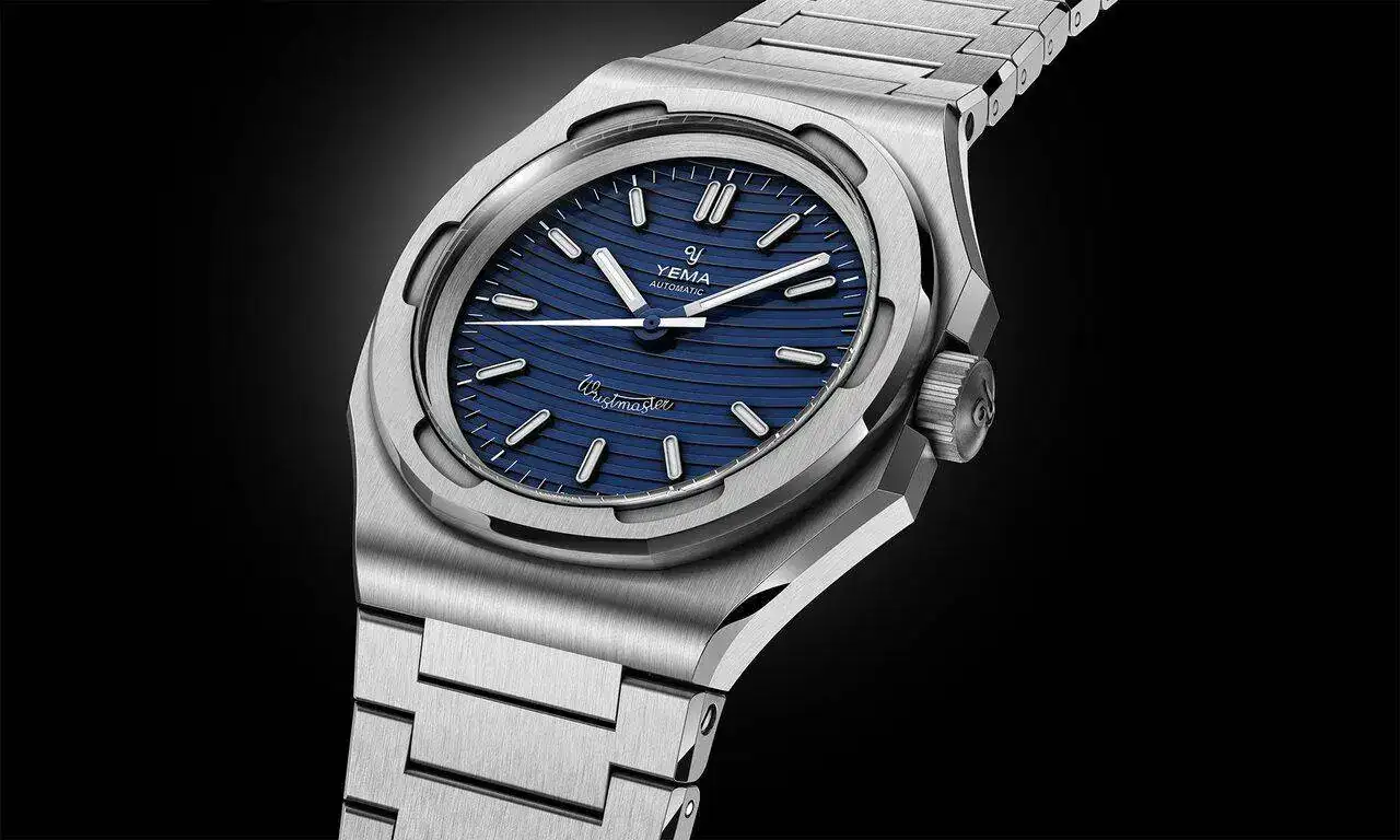 yema-wristmaster-blue-three-quarter-view-web-1667560238667.webp