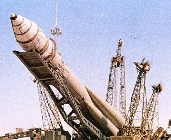 yuri-gagarin-vostok1.webp