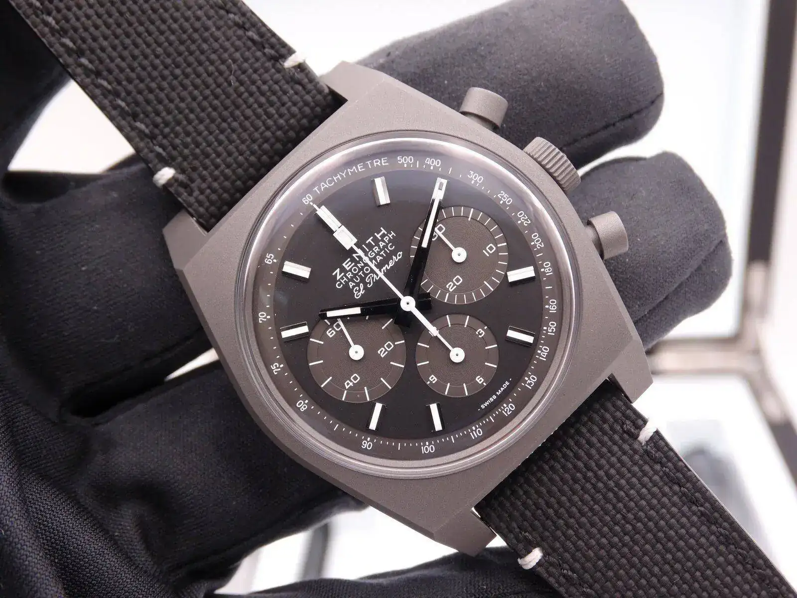 Zenith Chronomaster A384 Revival Phantom 03811.webp
