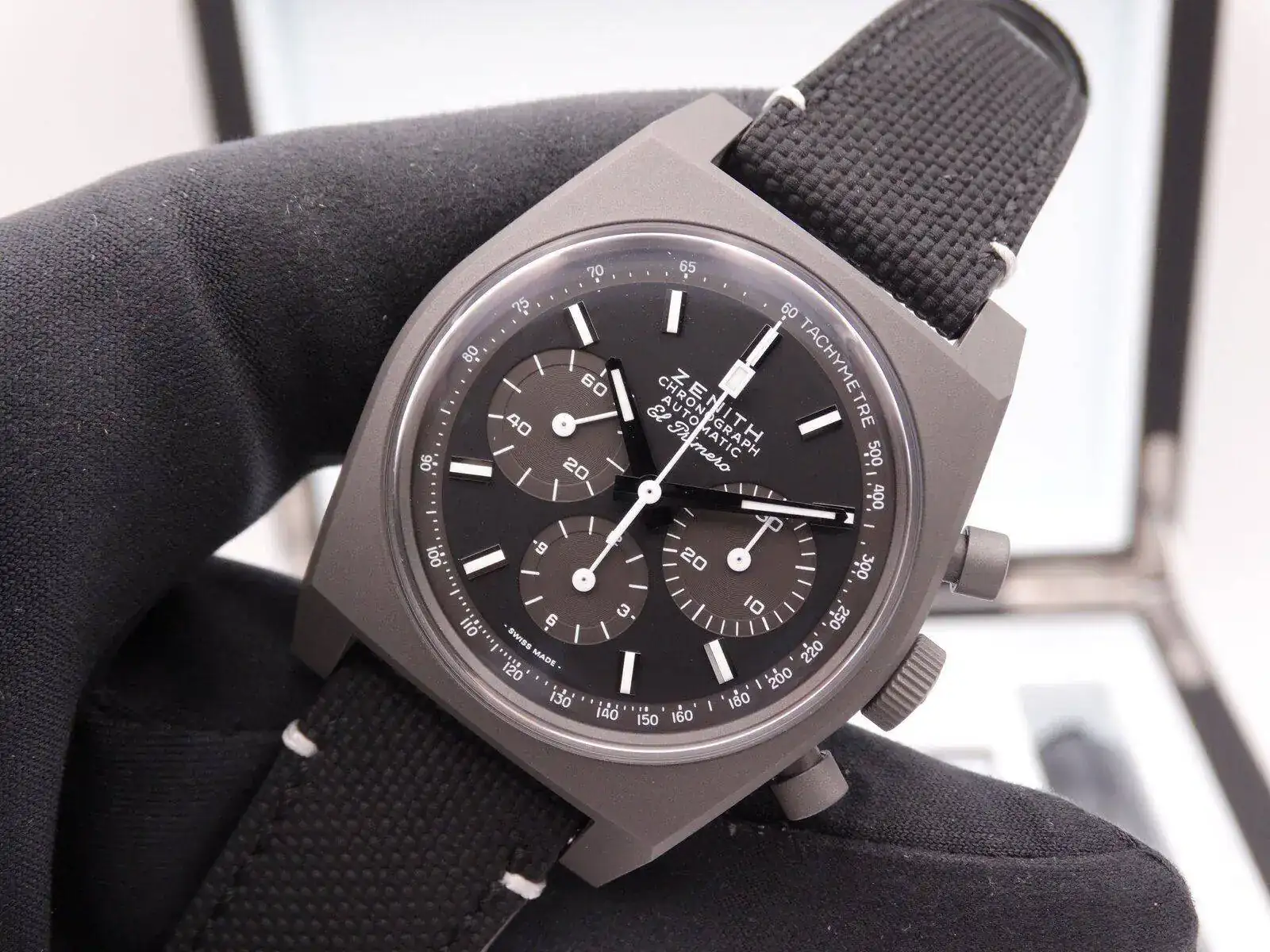 Zenith Chronomaster A384 Revival Phantom 03812.webp
