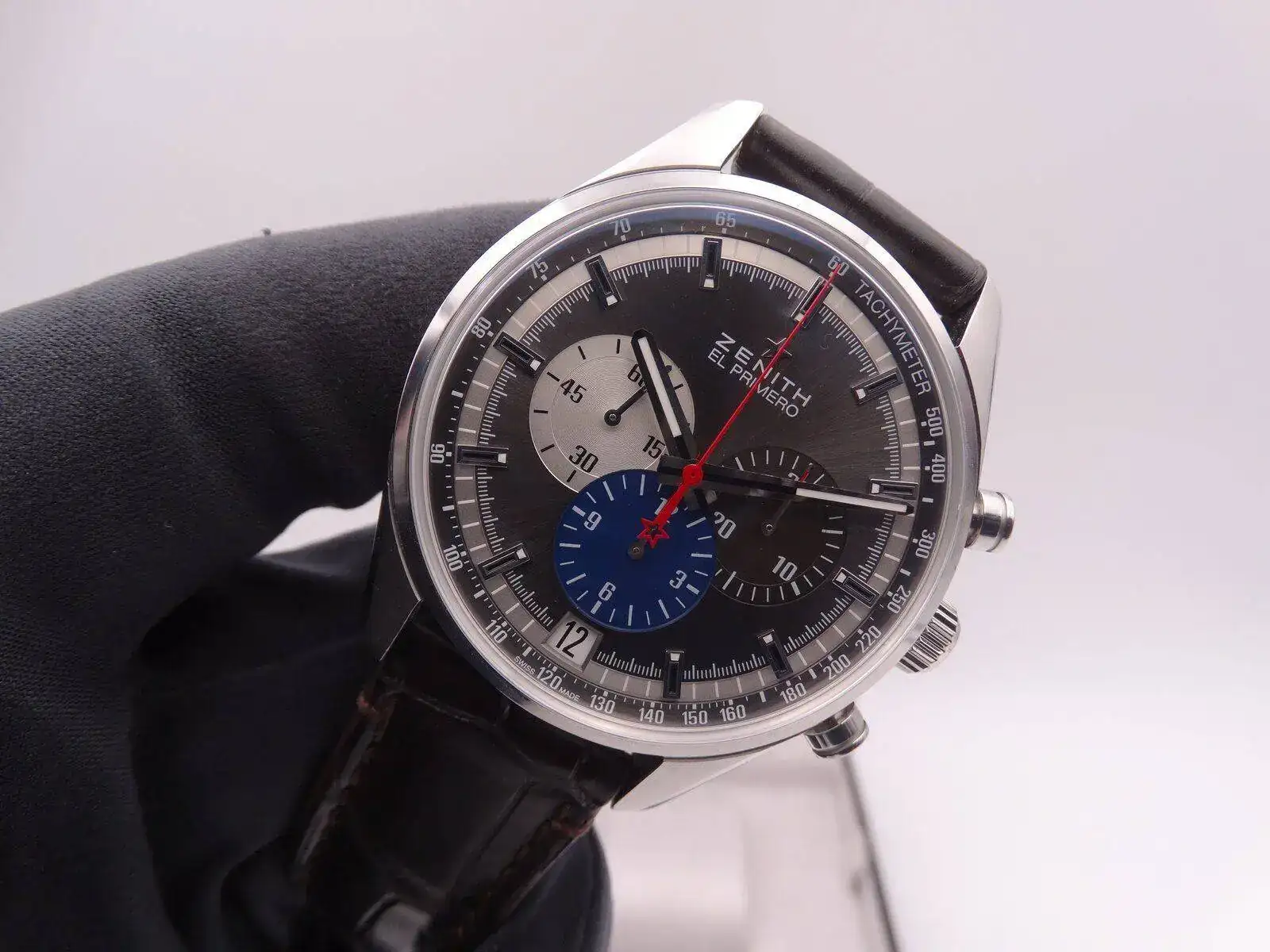 Zenith Chronomaster El Primero 05274.JPG
