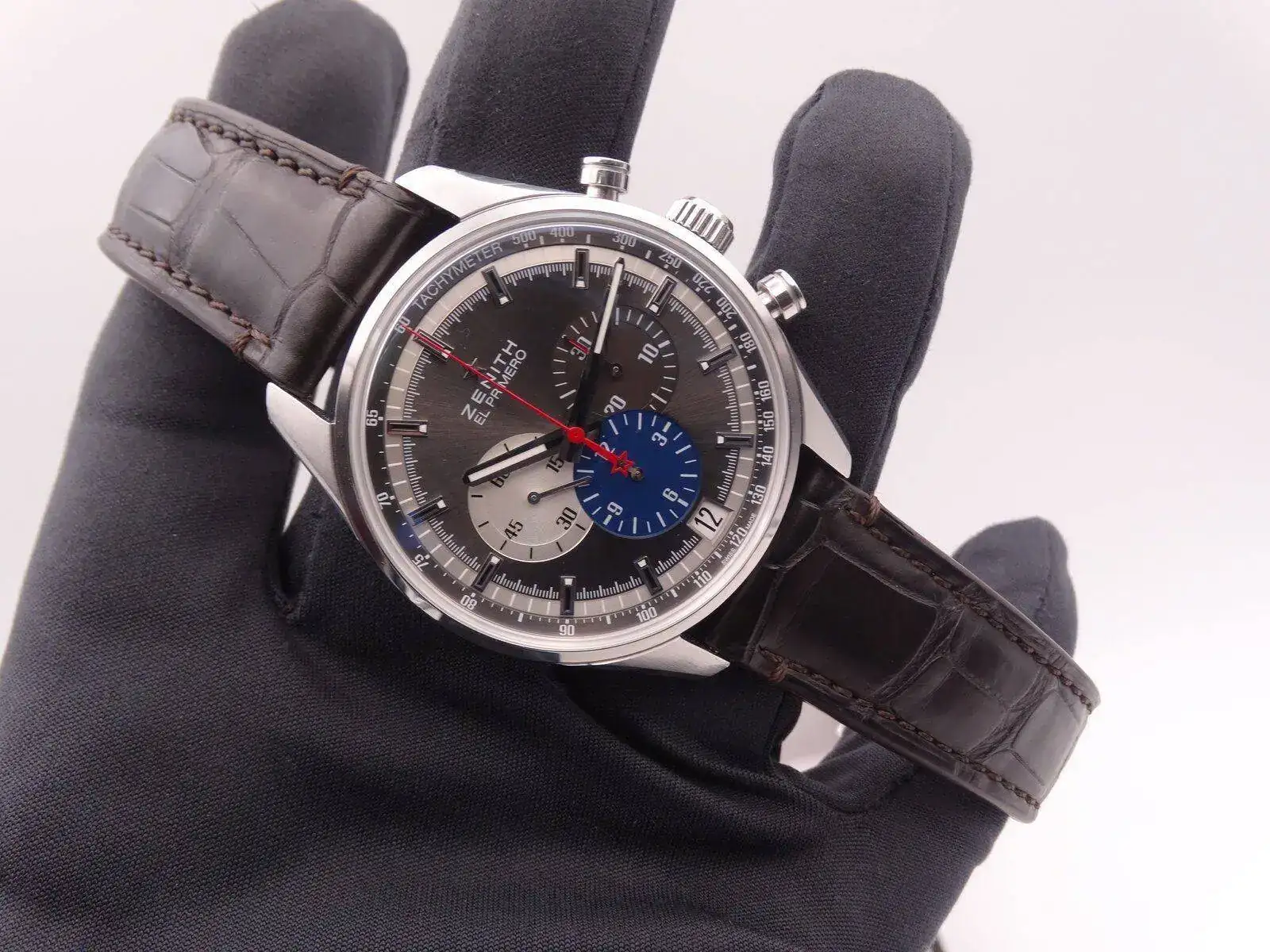 Zenith Chronomaster El Primero 05287.JPG