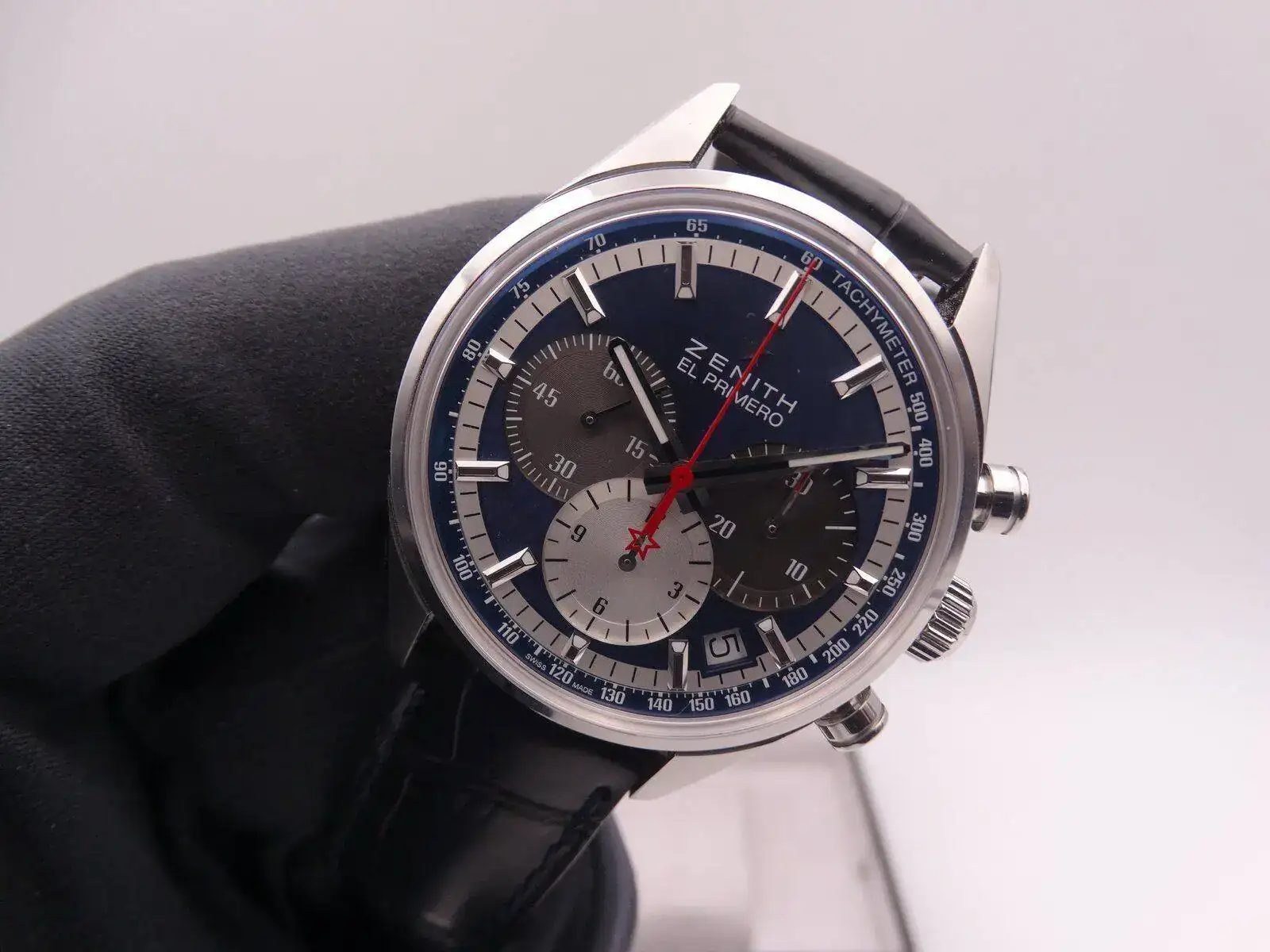 Zenith Chronomaster El Primero 05300.JPG