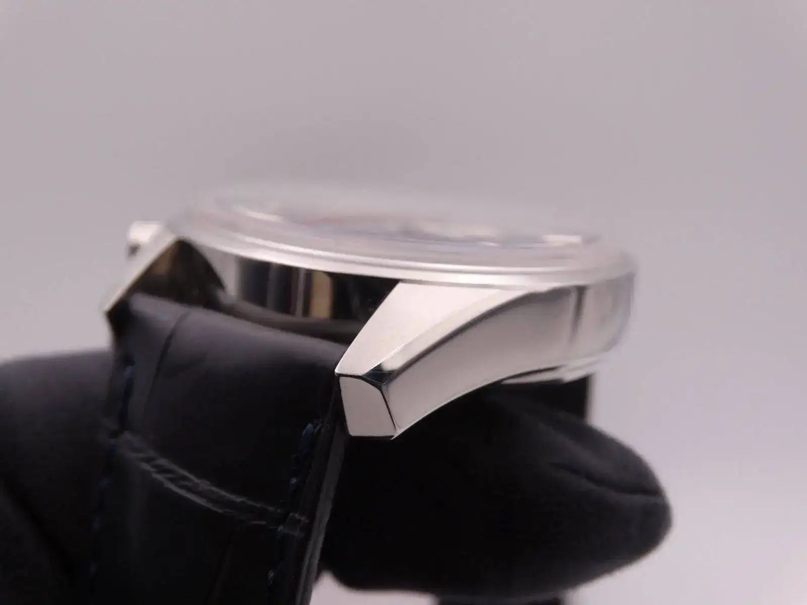 Zenith Chronomaster El Primero 05312.JPG