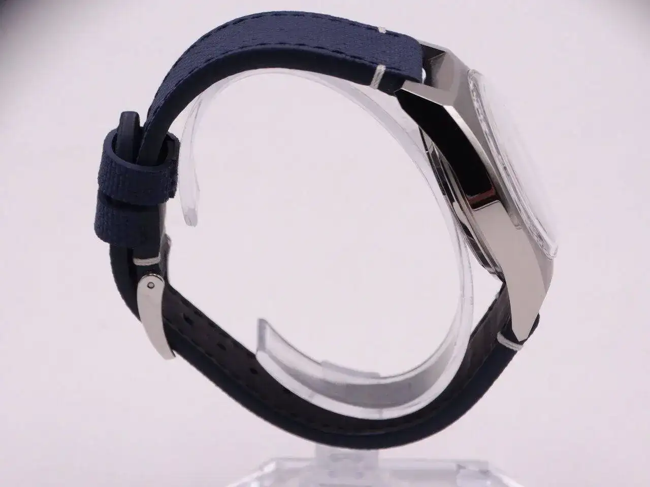 Zenith Chronomaster Revival Cover Girl Titanium 07668.webp