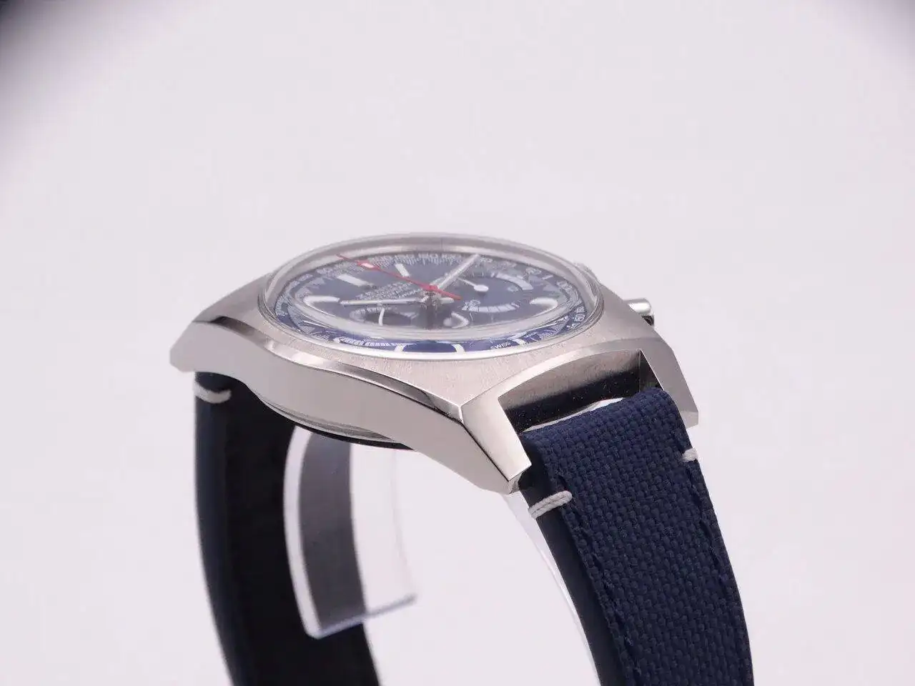 Zenith Chronomaster Revival Cover Girl Titanium 07672.webp