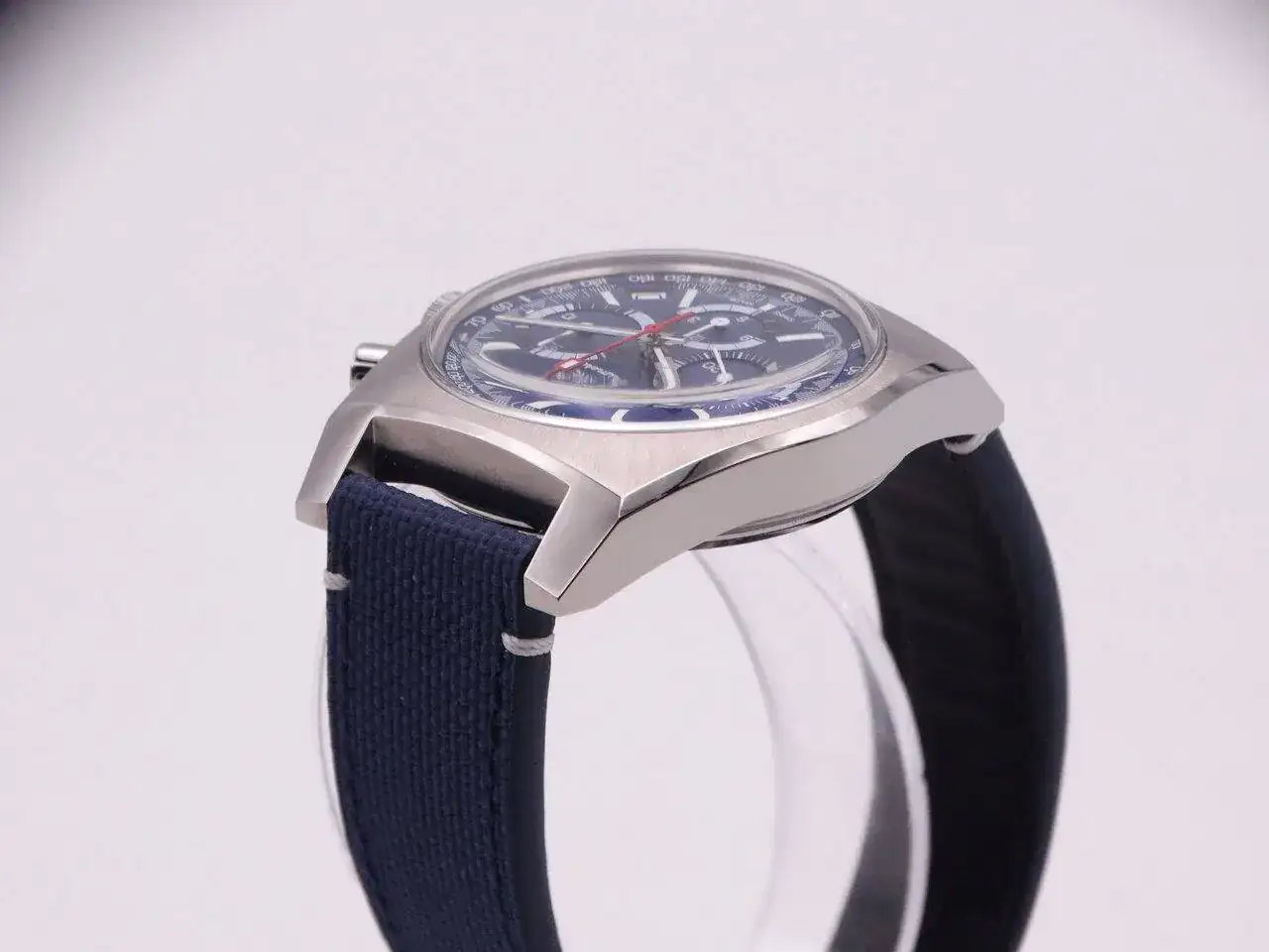 Zenith Chronomaster Revival Cover Girl Titanium 07675.webp