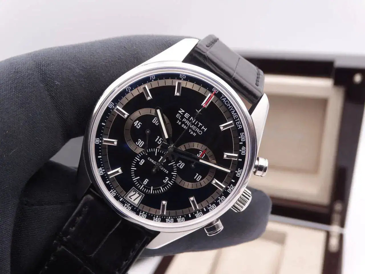 Zenith El Primero Chronograph 00876.JPG