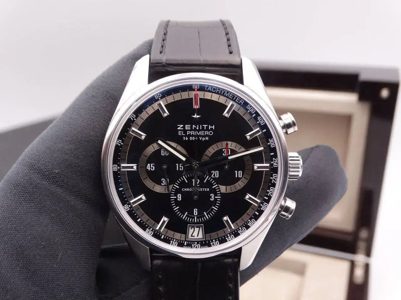 Zenith El Primero Chronograph 00877.JPG