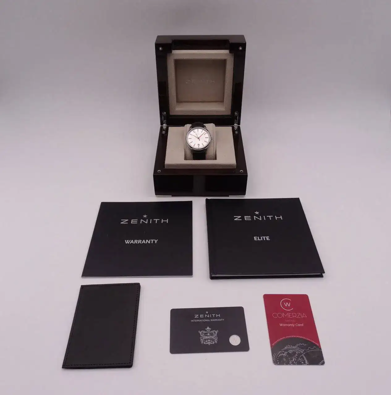 Zenith Elite Captain Central second 08118.JPG