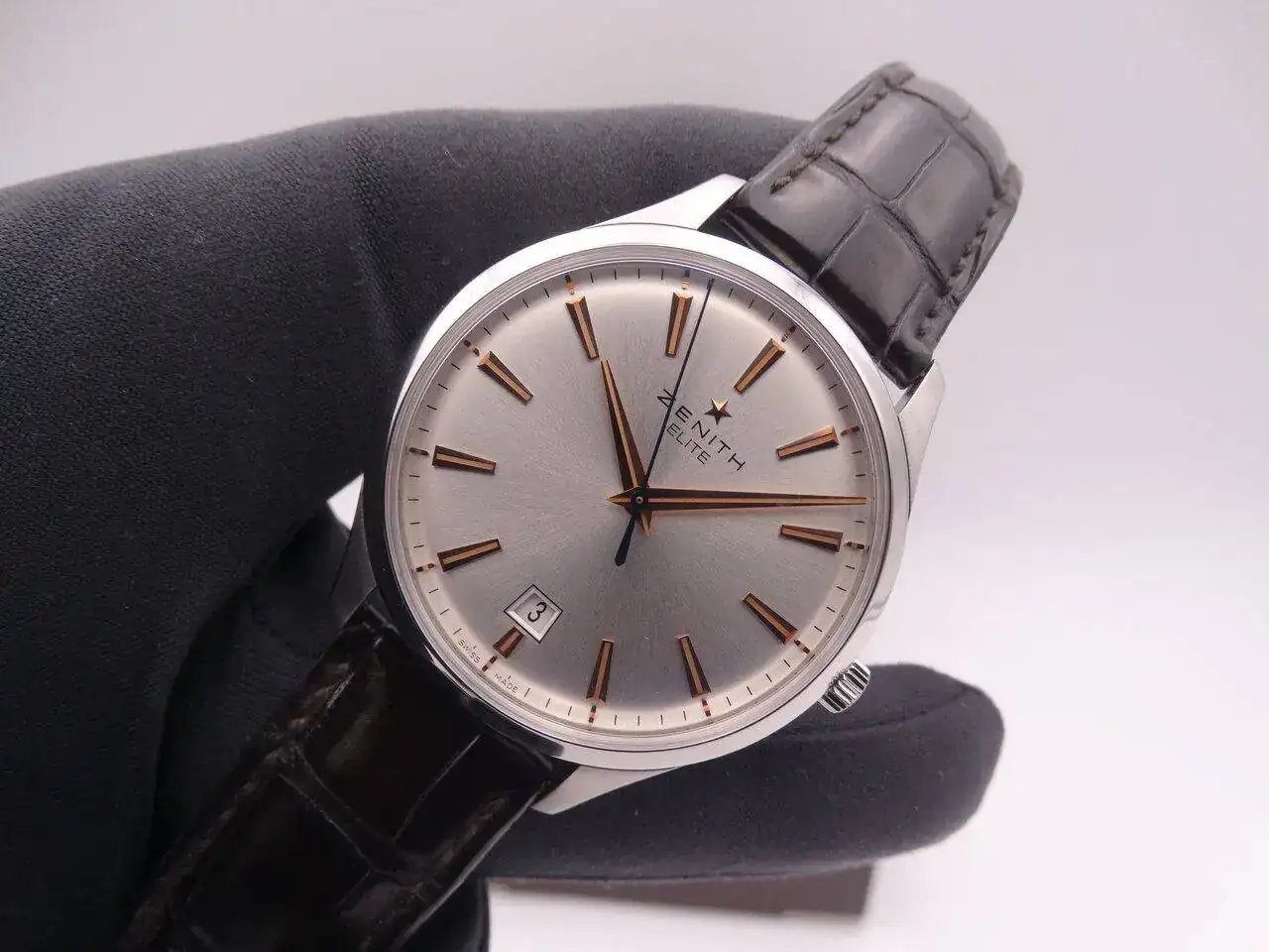 Zenith Elite Captain Central second 08121.JPG