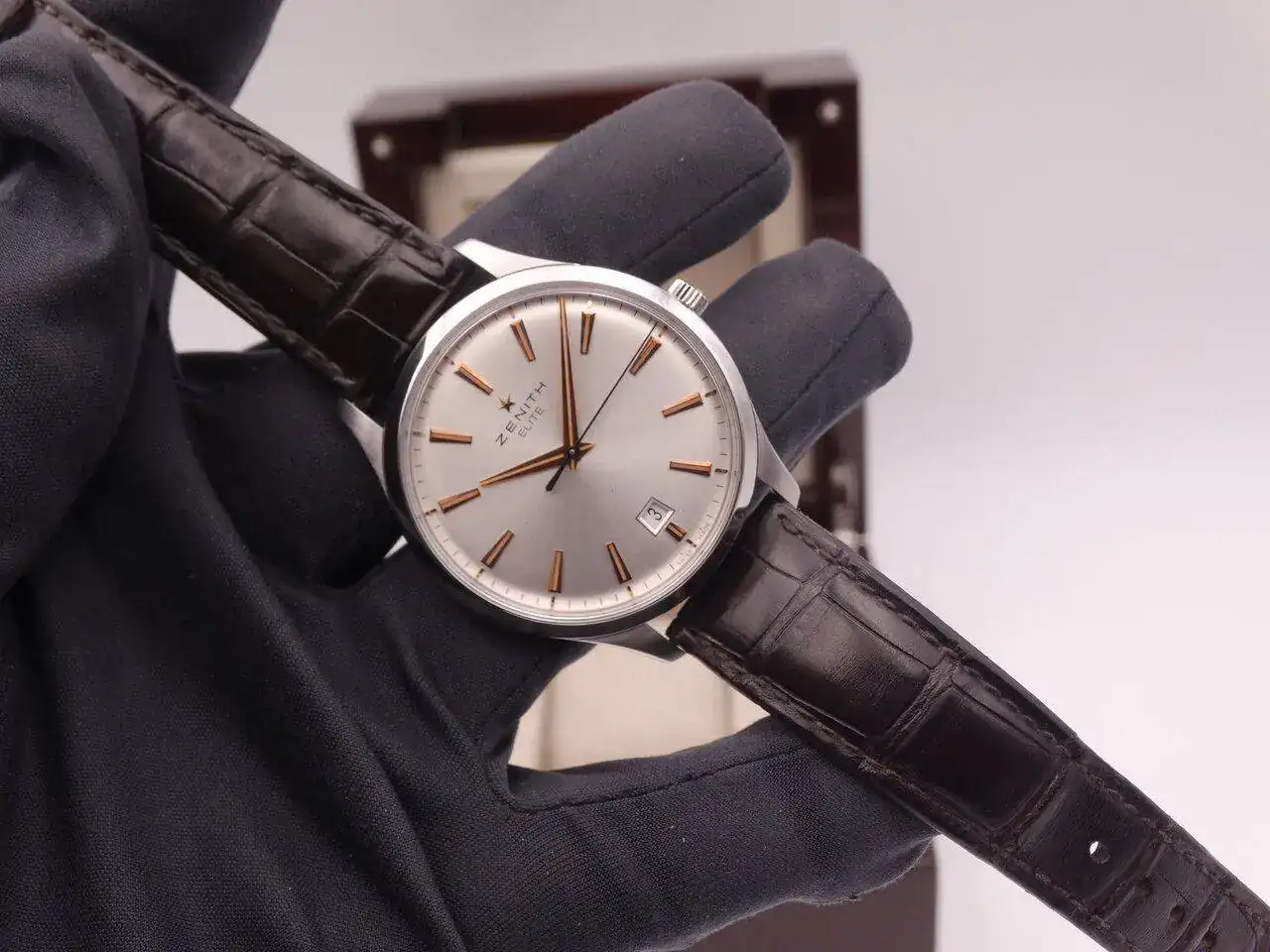 Zenith Elite Captain Central second 08134.JPG