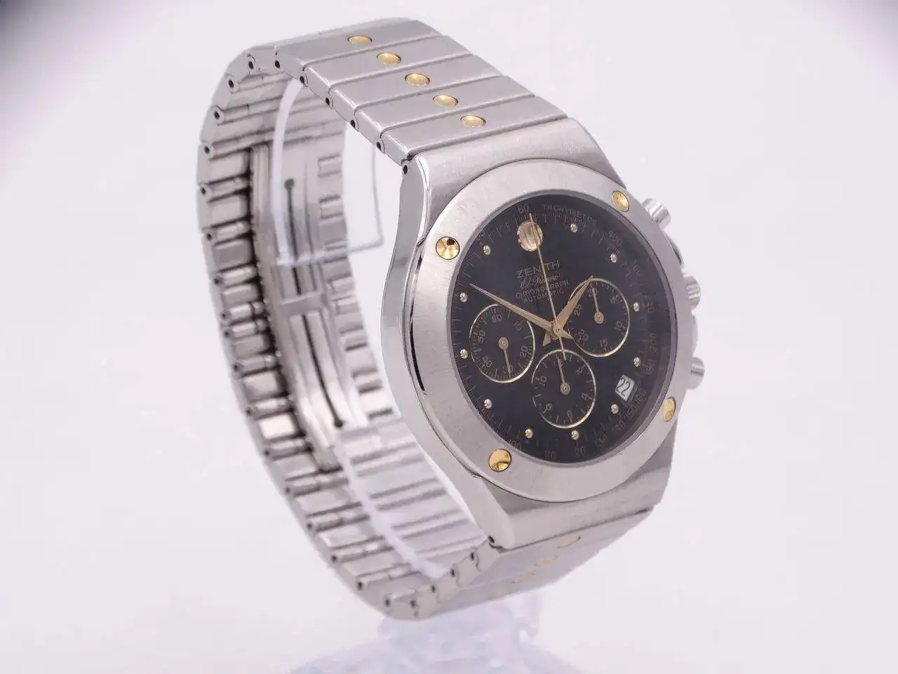 Zenith Pacific 00956.JPG