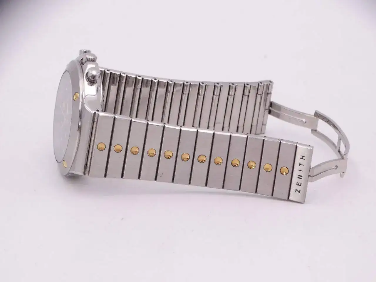 Zenith Pacific 00967.JPG