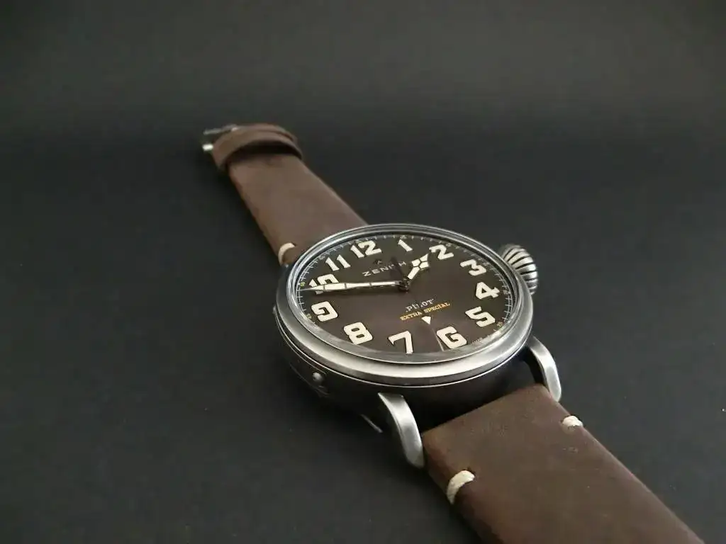 zenith-pilot-type-20-extra-especial-aged-steel-11.2430.679.21.c801op10.webp