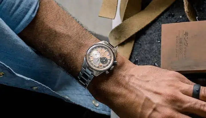 ZENITH_-Hodinkee-x-Zenith_Lifestyle-1-1-2.webp