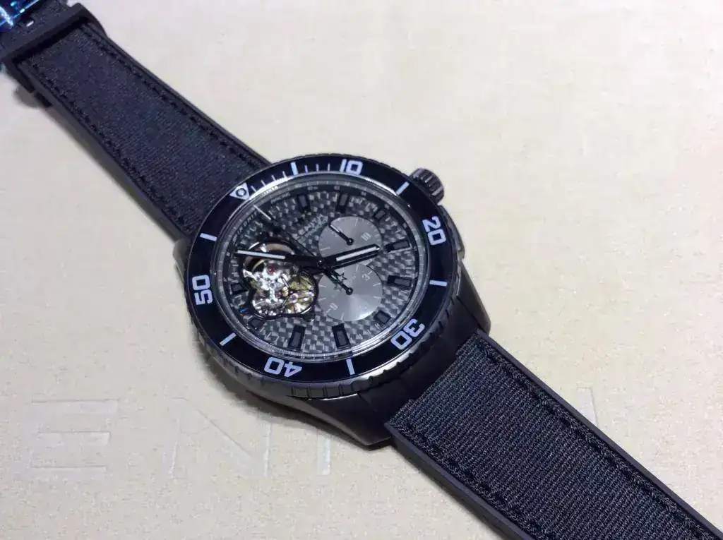 zenith_el_primero_chonomaster 1969_carbon_baselworld_2014.webp