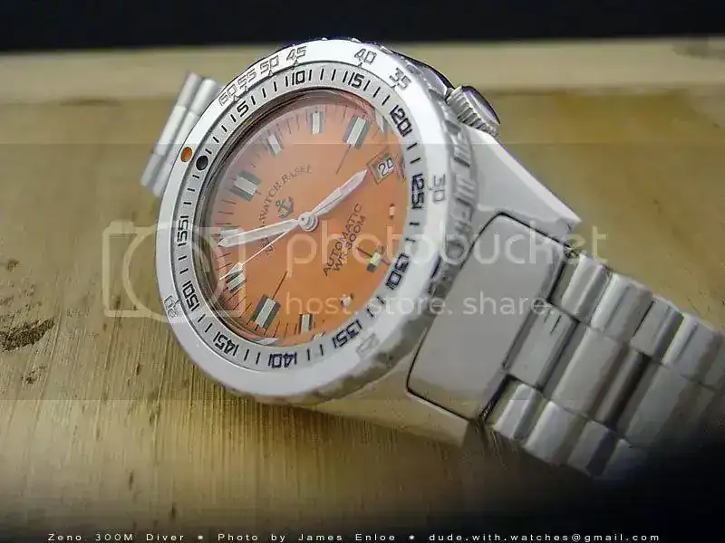 zeno-orange-diver_11.webp