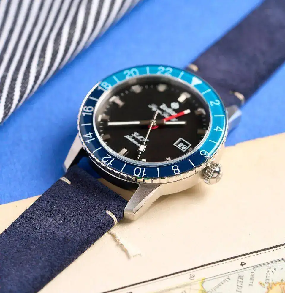 Zodiac_gmt_blueberry_010_crop-v1664911372158.jpg