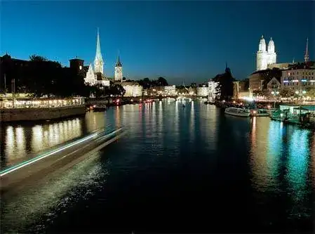 zurich-night-pano.webp