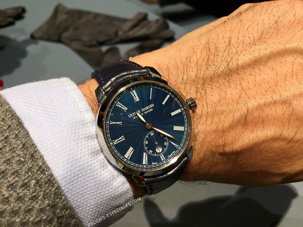 ulysse-nardin-small-seconds-grand-feu.JPG